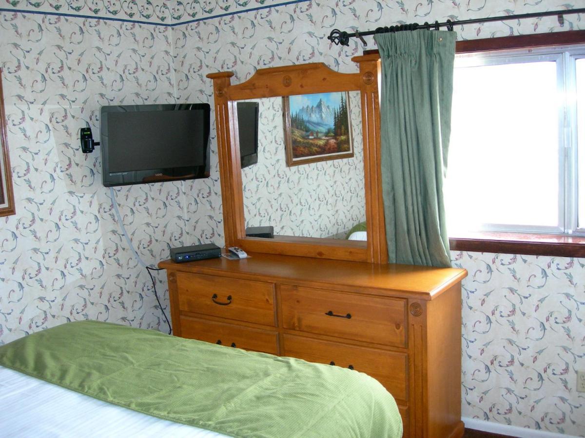 Walker River Lodge Bridgeport Room photo